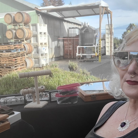 Gorgeous large Amethyst Sterling & Sapphire 🕸 spiderweb necklace - Picture 6 of 6